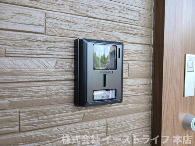 【新築戸建】　いわき市錦町第31のセキュリティ|1号棟写真　玄関ポーチもある落ち着いた玄関です