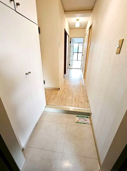 メゾンみやびの玄関