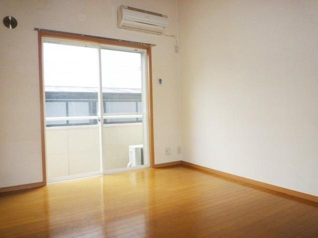 ハイツＡＩ＆Ｋｓの居間・リビング|別号室の参考写真です