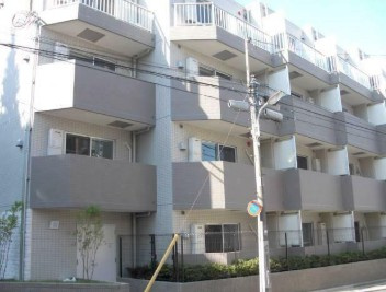 【外観】 | スカイコート練馬壱番館 | 鉄筋コンクリート造のがっちりとした建物。