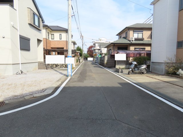 坂戸市鎌倉町売地の前面道路含む現地写真