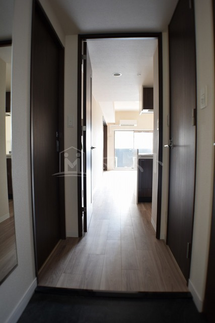 プレサンス新町ウィズジョイの玄関