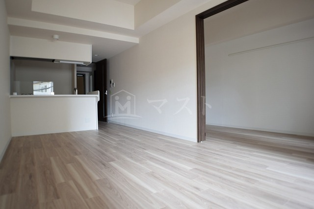 プレサンス新町ウィズジョイの居間・リビング