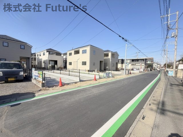 三郷市彦糸1丁目　新築戸建　全5棟　3号棟の前面道路含む現地写真|前面道路含む現地写真です。
