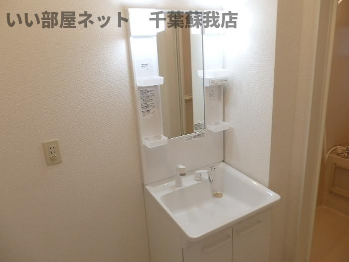 マルシェの洗面所|ゆったりとスペースのある洗面所