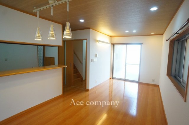 【居間・リビング】 | 東大阪市若江東町1丁目 | 【LDK：16帖】LDKクロス貼替え、ハウスクリーニング済みです☆