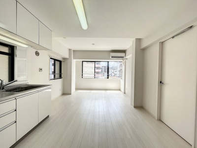 【居間・リビング】 | 琳和サニーコート | ※同建物ほかのお部屋の写真です。