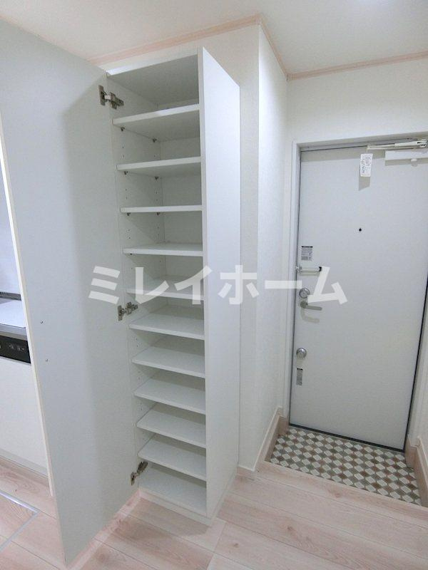 ハーミッドクラブハウス羽田の玄関