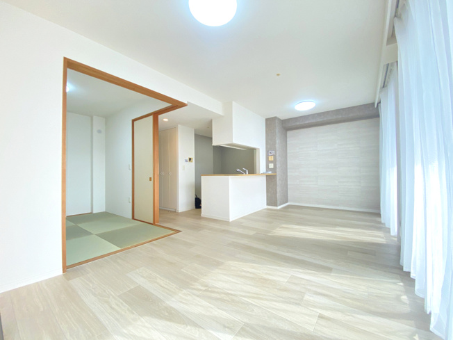 【居間・リビング】 | BELISTA衣笠駅前弐番館 | リビング別角度