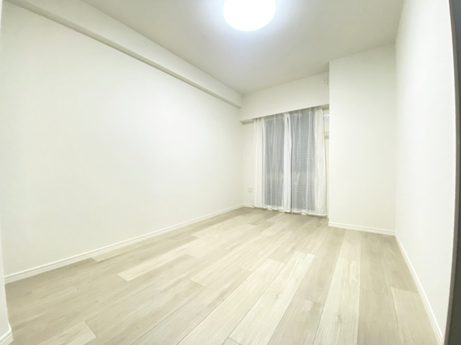 【洋室】 | BELISTA衣笠駅前弐番館 | 約6.5帖洋室（クロス・床リフォーム済）