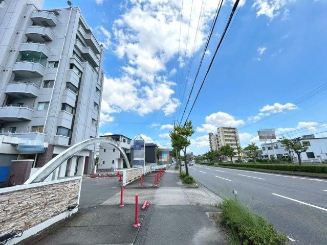 イーストガーデンポプラ館の周辺