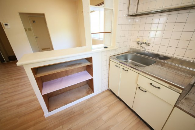 ゴールドハイツB棟のキッチン