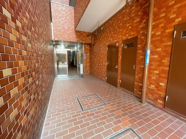 ライオンズマンション第6江坂のエントランス