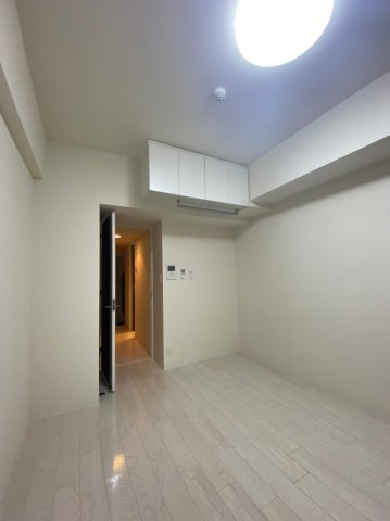 エステムコート難波サウスプレイスVエレージュの寝室|開放的な寝室です