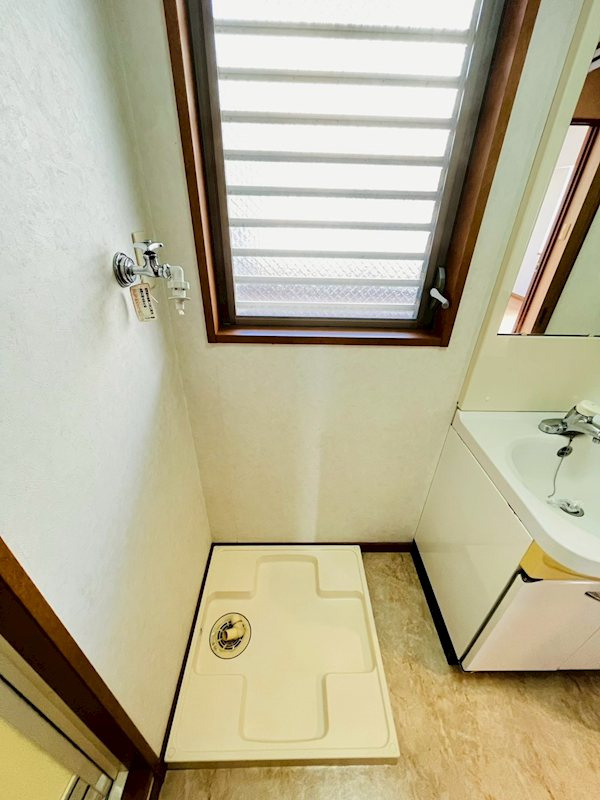 VINCENTE黒髪の洗面所