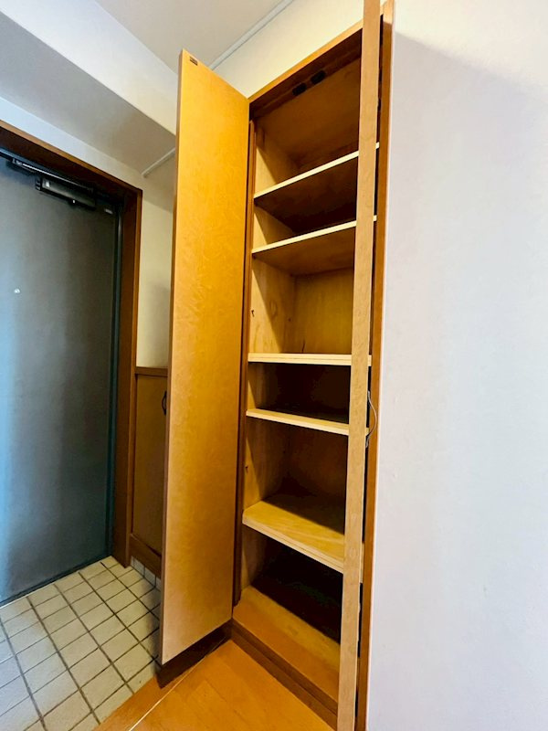 VINCENTE黒髪の玄関