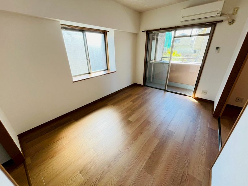 VINCENTE黒髪の内装