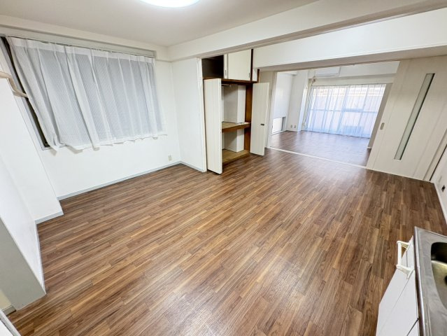 山晃社ビルの居間・リビング