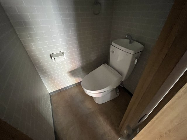 大阪市鶴見区今津南１丁目の店舗一部のトイレ