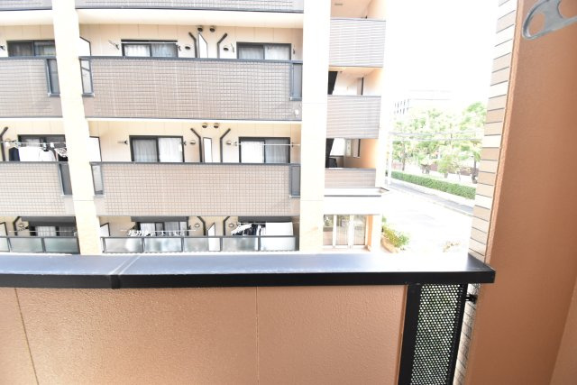 ジュネスO.C.U－Ⅱのバルコニー