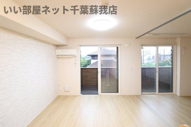 GMコート　Bの居間・リビング|ゆったりとした居間です