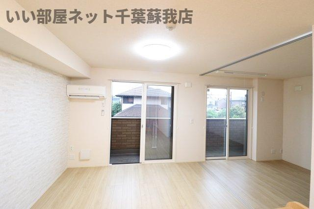 GMコート　Bの居間・リビング|おしゃれな居間です