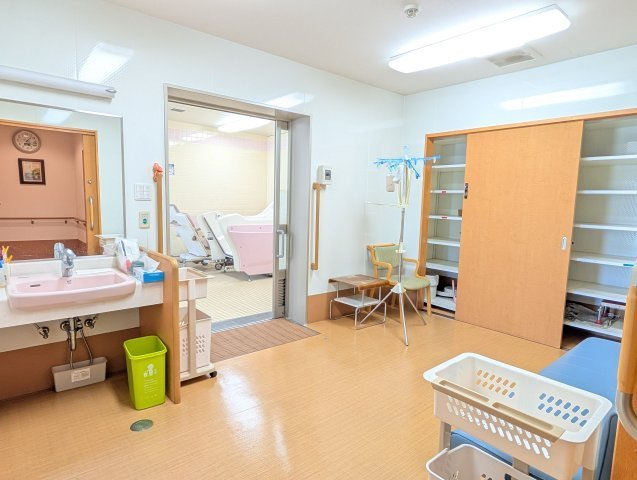 津山市二宮　デイサービス跡の洗面所|広い脱衣所