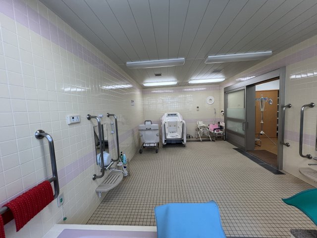 津山市二宮　デイサービス跡の浴室