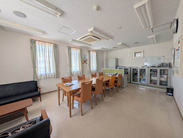 津山市二宮　デイサービス跡の内装|2階　事務室