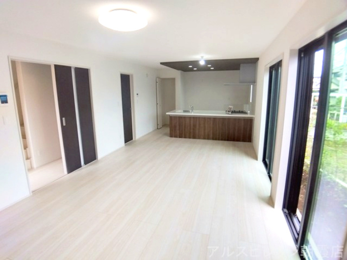 新築一戸建　練馬区南大泉　全15棟の居間・リビング