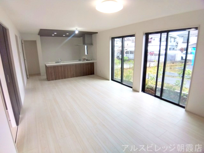 新築一戸建　練馬区南大泉　全15棟の居間・リビング