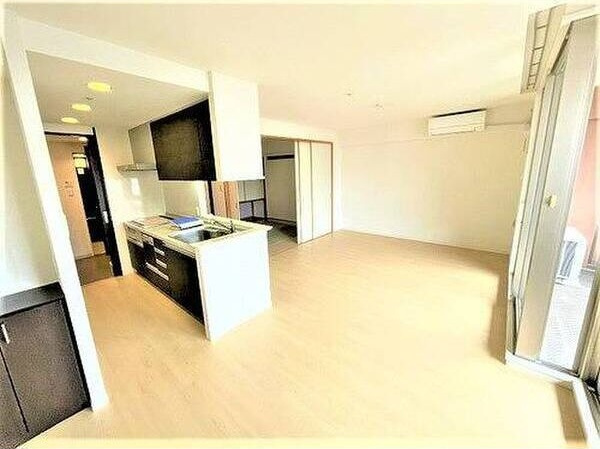 ベレーサ鶴舞公園の居間・リビング