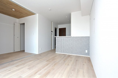 【居間・リビング】 | den douce | 参考写真（同物件別部屋）