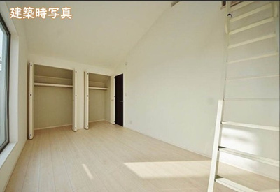 【洋室】 | 横浜市戸塚区汲沢5丁目 中古戸建 全1棟 | こちらの写真は建築時のものです。現況と異なる場合がございますので、ぜひ現地にてご確認ください。