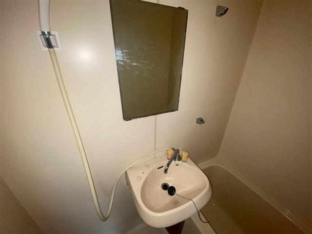 山崎ビルの洗面所