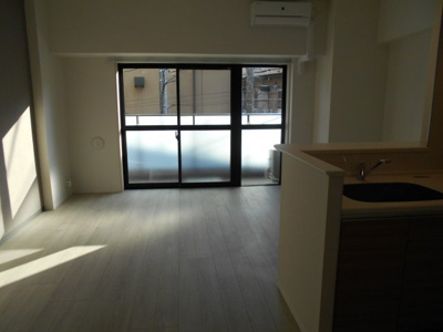 【居間・リビング】 | ヴェリテ鷺ノ宮 | 15.3帖のきれいなLDK。