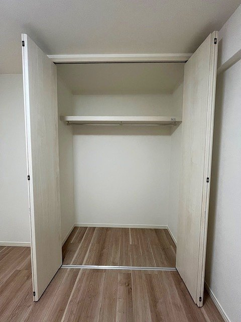 サンロイヤル箕面コスモ1号館の収納
