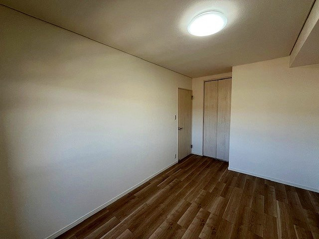サンロイヤル箕面コスモ1号館の洋室