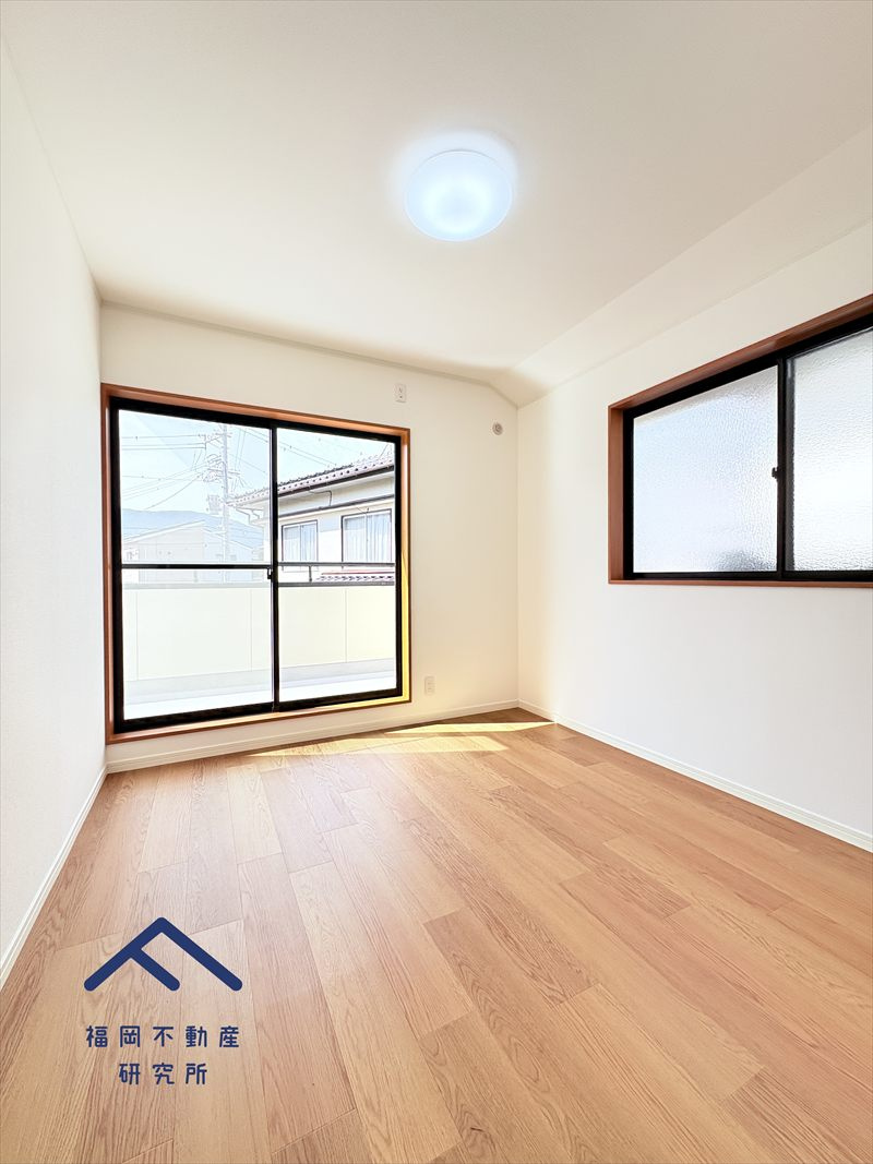 南区鶴田４丁目　戸建ての洋室