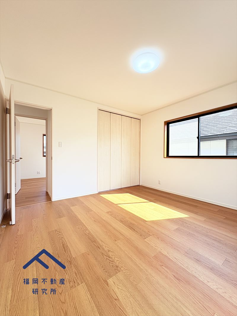 南区鶴田４丁目　戸建ての洋室