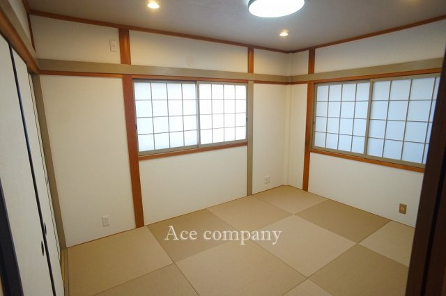 【内装】 | 八尾市宮町1丁目 | 【2階：和室6帖】琉球畳新調です☆