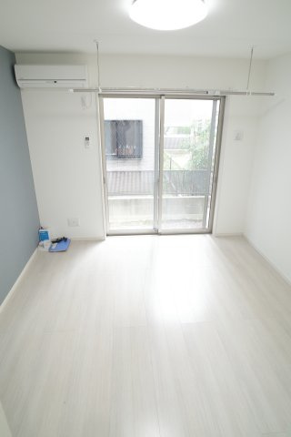 【子供部屋】 | マ・メールロア大和田 | ホワイト基調の内装も室内デザインしやすいですね！