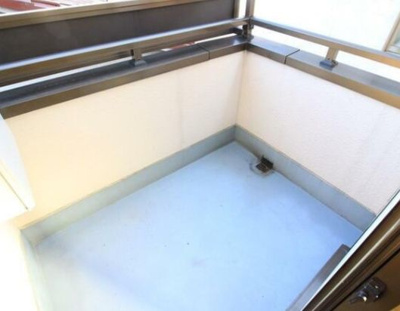 【バルコニー】 | メゾン小峯 | 陽当たり良好なバルコニーです