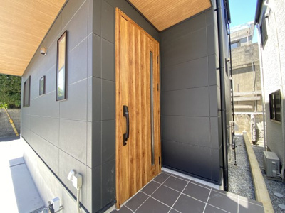 【玄関】 | 豊見城市名嘉地（全3棟） | ※同仕様写真です　スマートキー付き♪