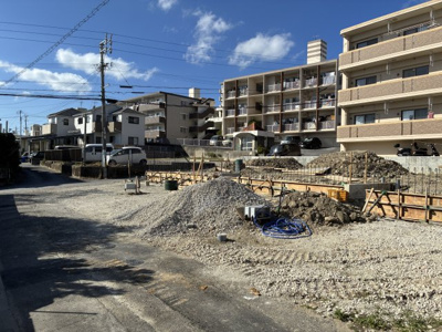 【前面道路含む現地写真】 | 豊見城市名嘉地（全3棟） | ※南側4m、西側4m、北側4m道路♪