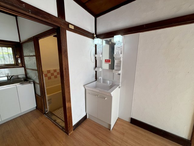 太田窪5丁目貸家の独立洗面台