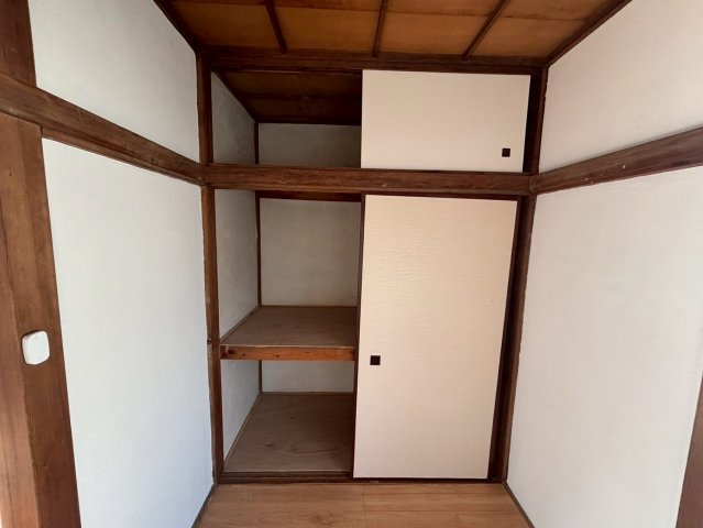太田窪5丁目貸家の収納