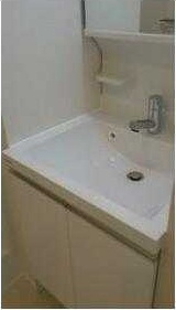 【独立洗面台】 | フィオーレア | 朝の支度にも助かる、独立の洗髪洗面化粧台