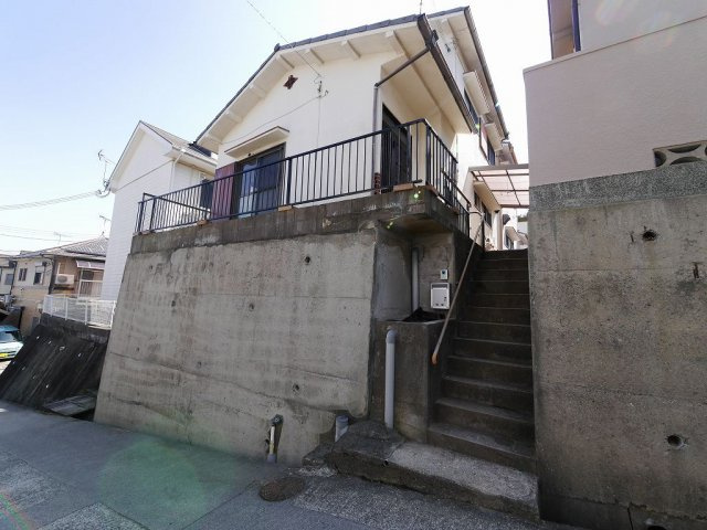 下谷上猪ころび戸建　Bの外観|◇近隣駐車場１台確保してます（賃料に含む）◇