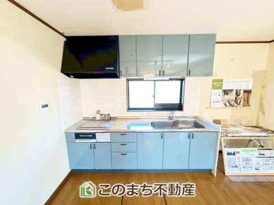 【キッチン】 | 宇都宮市鶴田３丁目戸建 | デザイン性と機能性を兼ね備えたキッチンです。リビングスペースとの一体感が生まれ、広々空間を演出してくれます。
